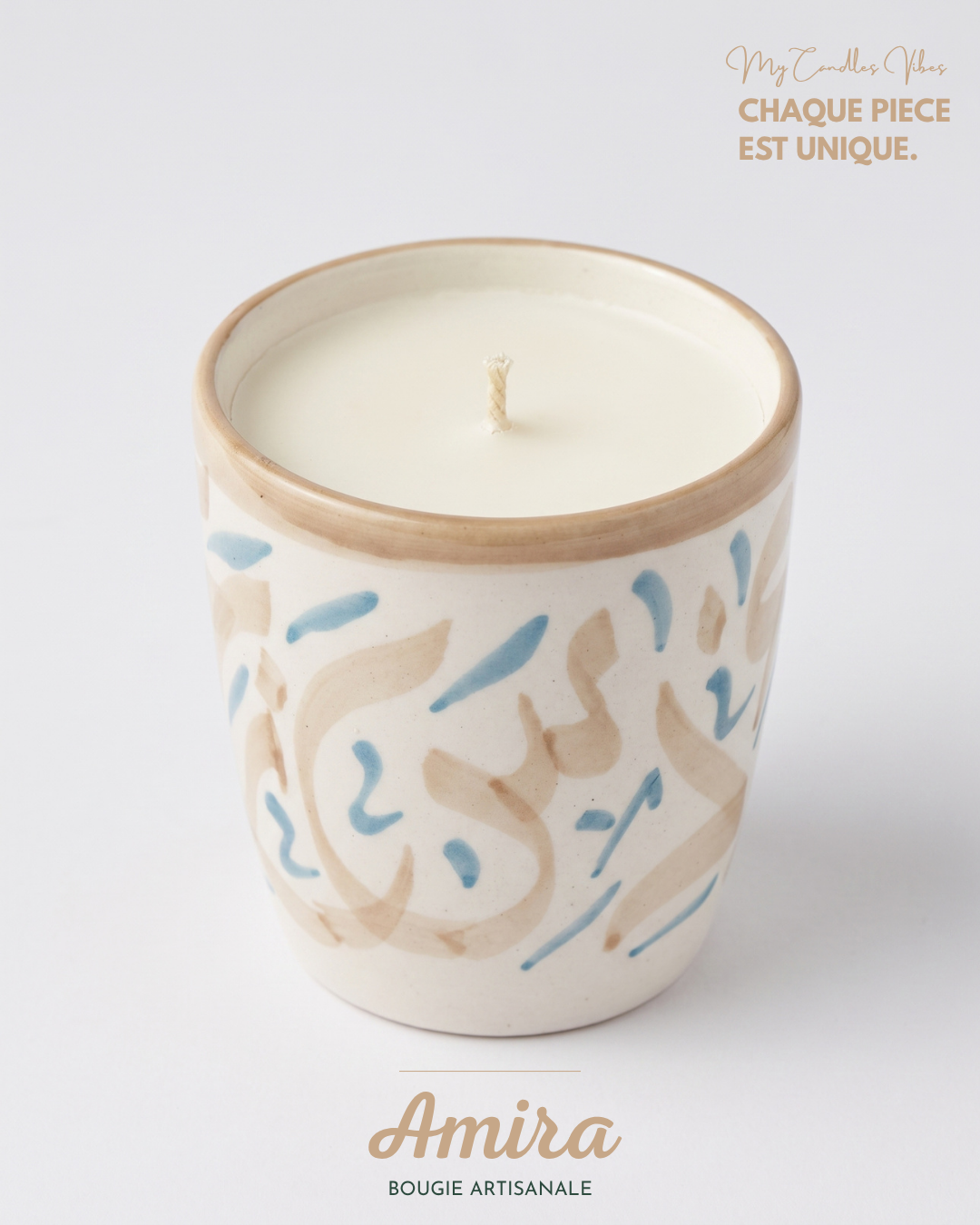 Bougie Amira, grand format en terre cuite peint main, visuel de marque My Candles Vibes, collection Fès (pièce artisanale unique)