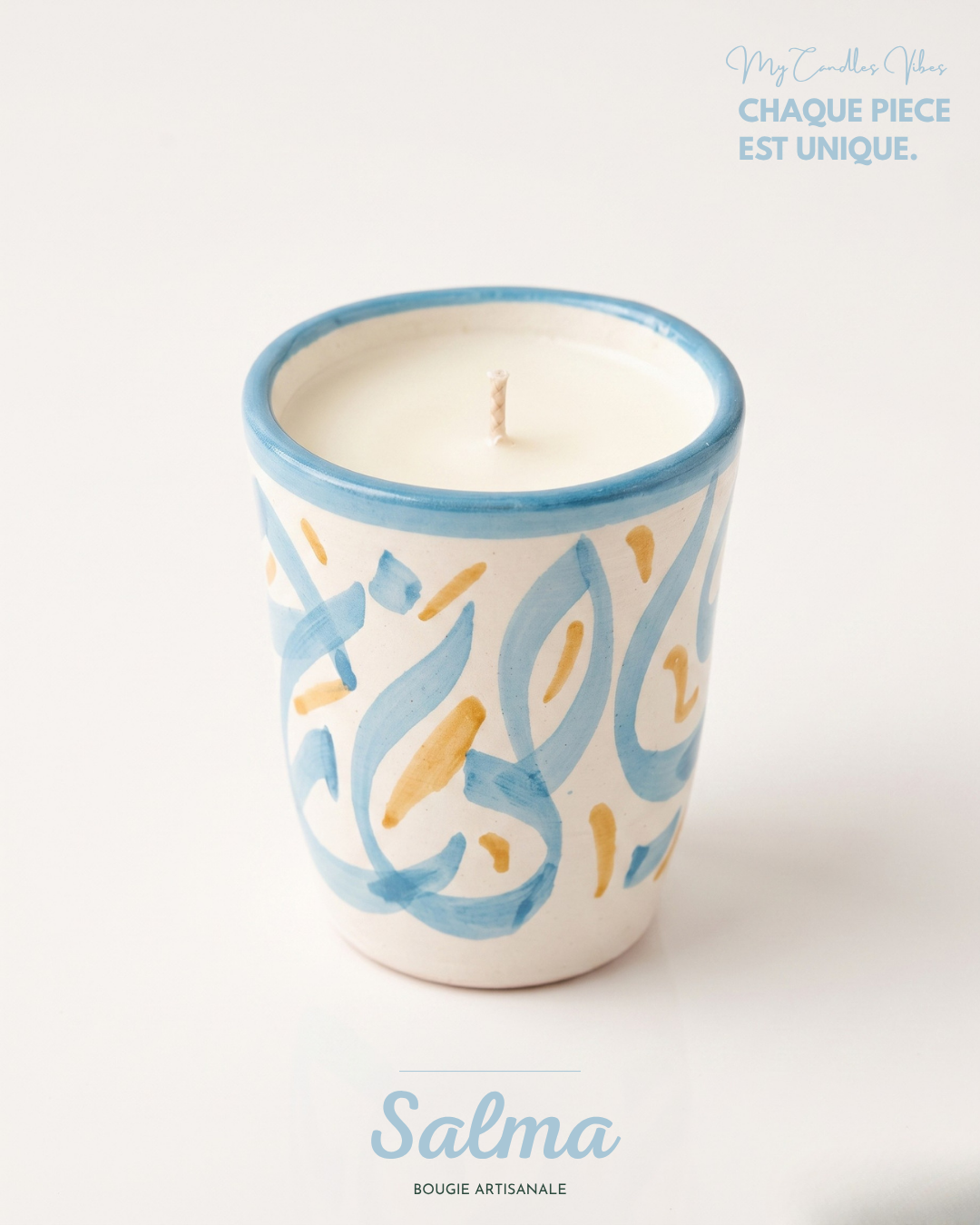 Bougie Salma, petit format en terre cuite peint main, visuel de marque My Candles Vibes, collection Fès (pièce artisanale unique)