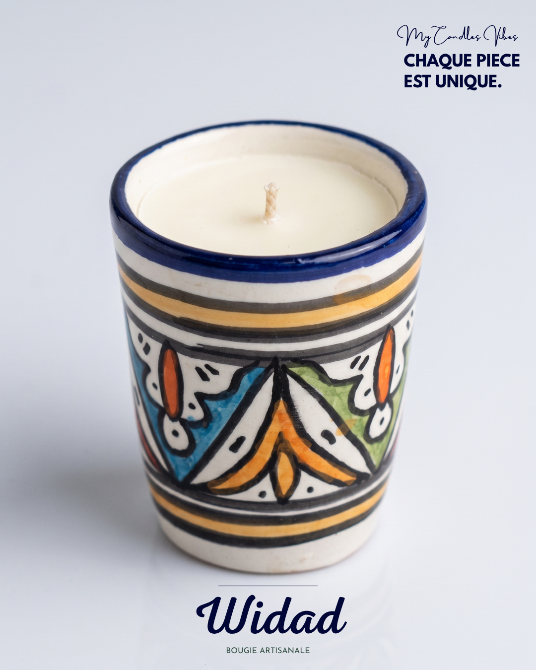 Bougie Widad, petit format en terre cuite peint main, visuel de marque My Candles Vibes, collection Fès (pièce artisanale unique)